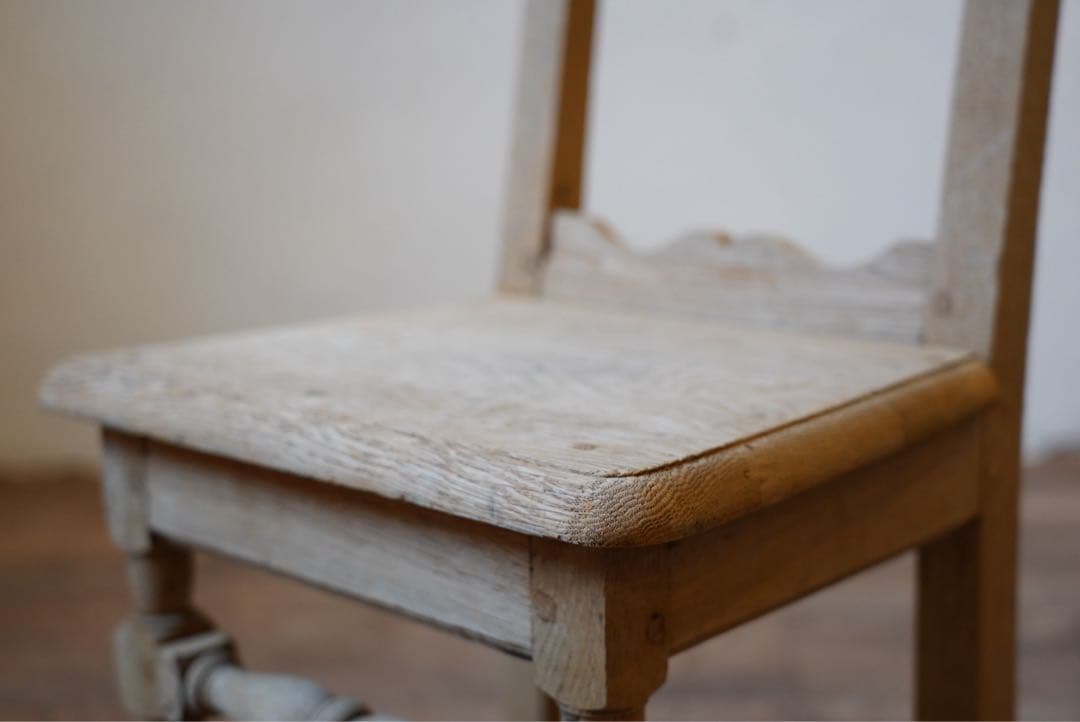 フランスアンティーク　ロレーヌチェア 古い木製の椅子 イス ダイニングチェア