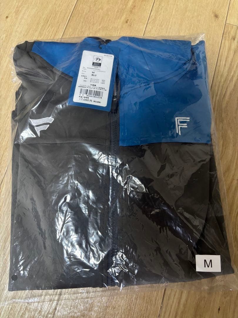 日本ハムファイターズ　オンフィールドトレーニングジャケットＭサイズ　未使用・美品