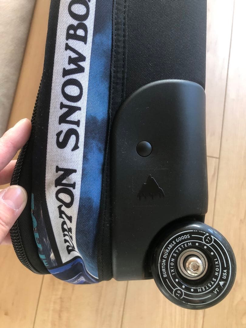 美品　Burton ウィーリー ギグバッグ ボードバッグ　166