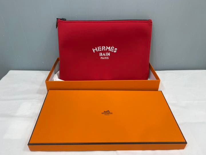 エルメス　ポーチ　レッド