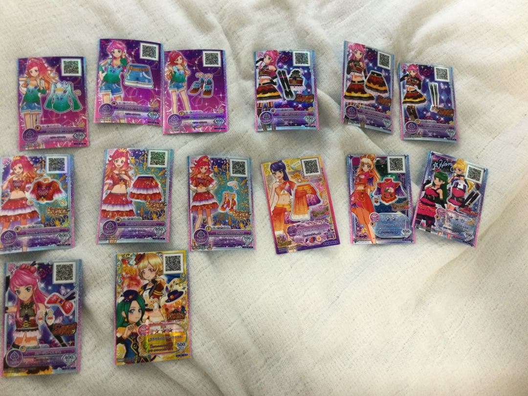 アイカツカード（旧アイカツ、アイカツスターズなど）まとめ売り　100枚以上