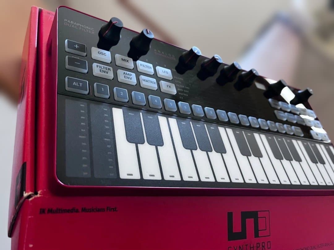 UNO Synth Pro Desktop アナログシンセサイザー・DAW