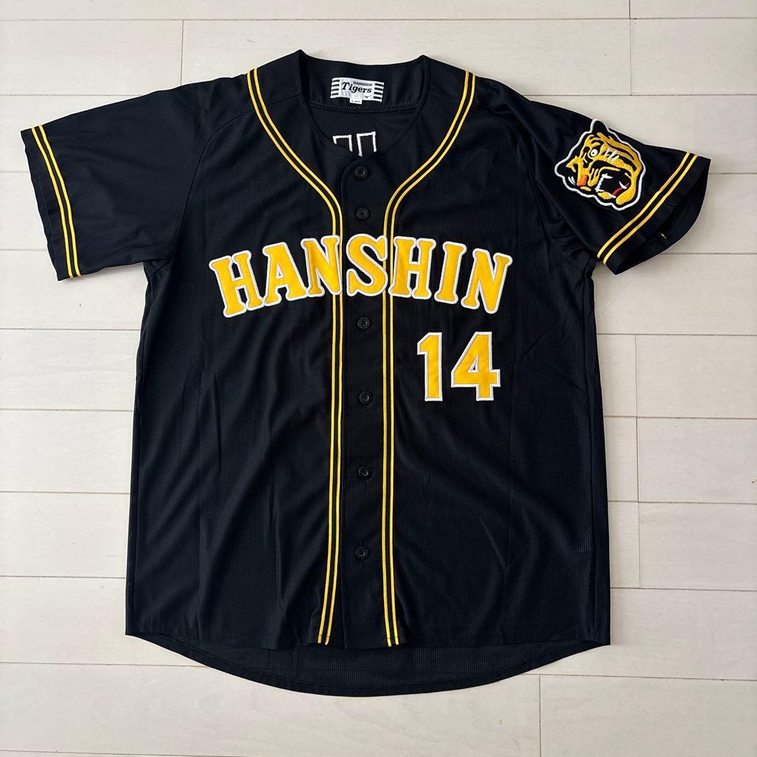 阪神タイガース　レプリカユニフォームＬ＆リストバンド（共に未使用に近い）