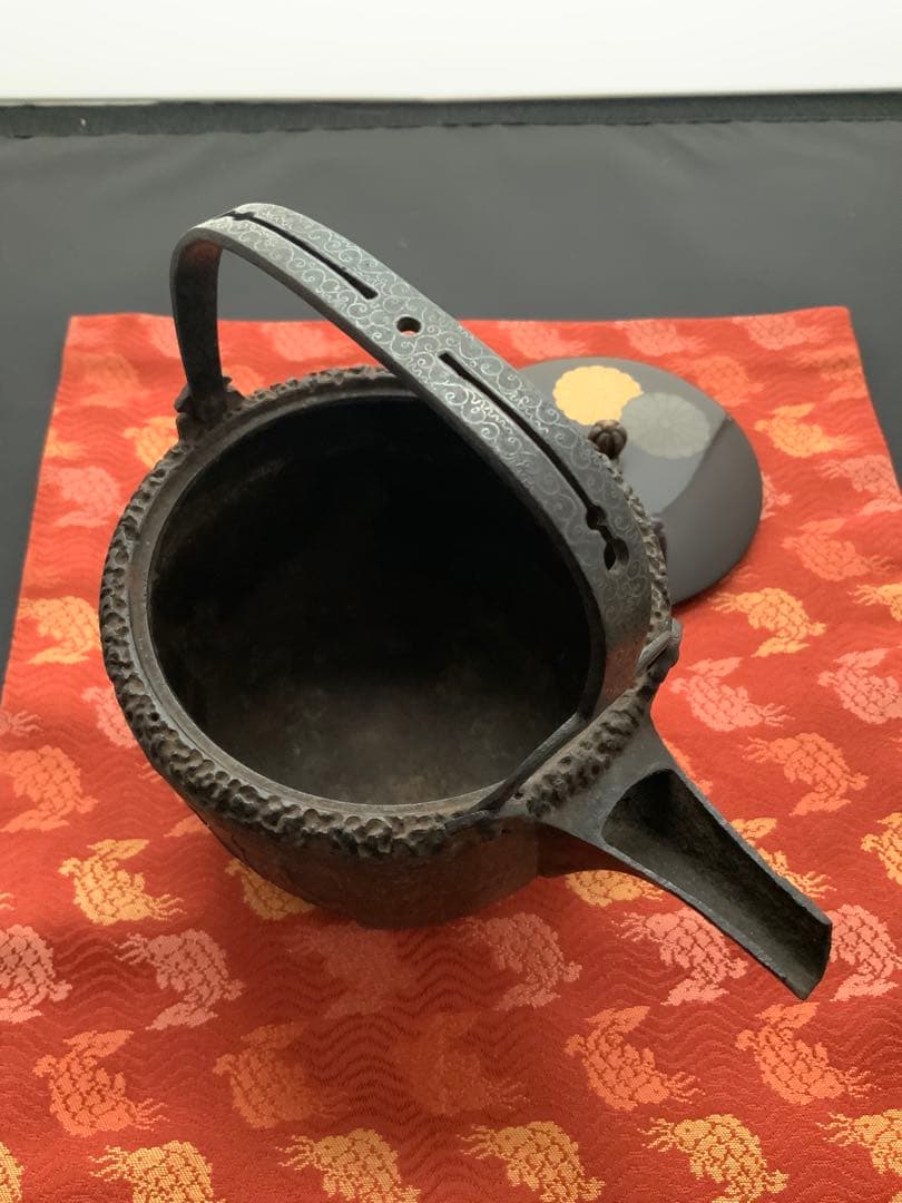 茶道具/懐石道具　銚子(燗鍋)江戸時代　銀象嵌/漆塗蓋16葉菊紋蒔絵散し。優品。