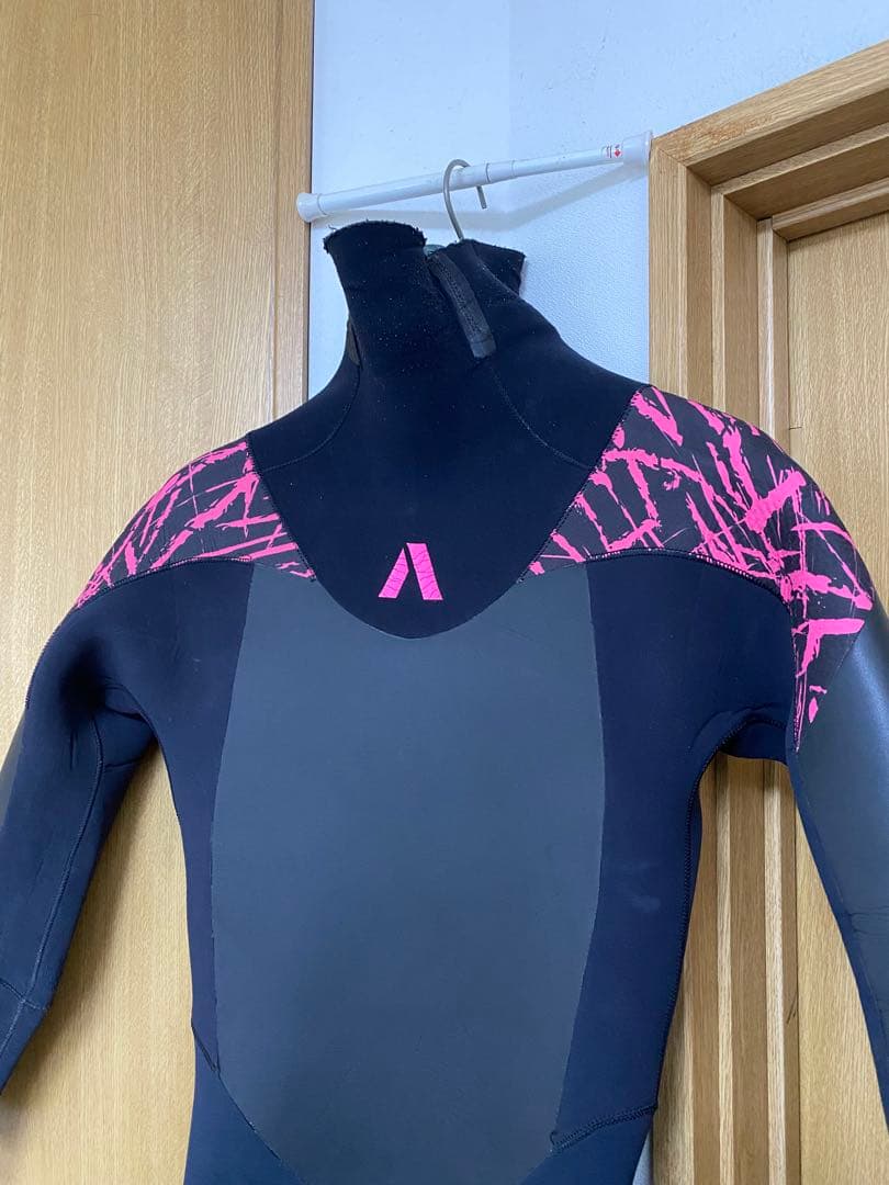 ★超人気メーカー！！【AIR TIGHT】メンズ５×３ｍｍセミドライフルスーツ