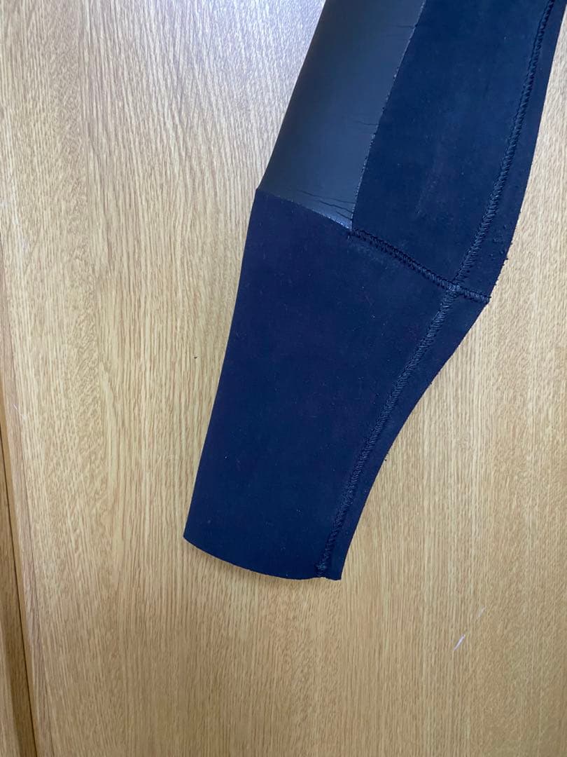 ★超人気メーカー！！【AIR TIGHT】メンズ５×３ｍｍセミドライフルスーツ