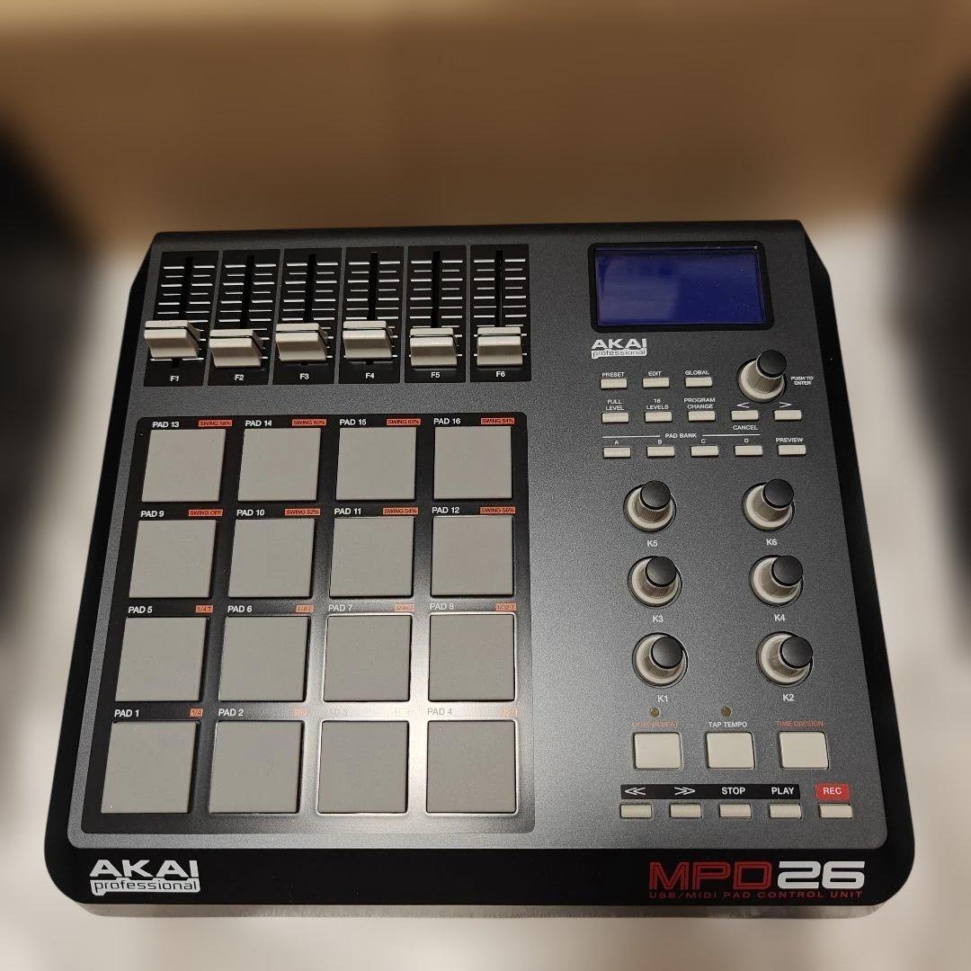 AKAI MPD26 MIDIパッドコントローラー