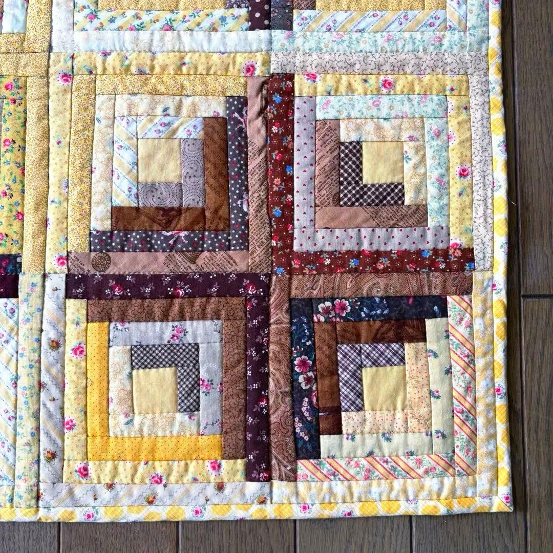 ハンドメイドタペストリー　ベビーキルト