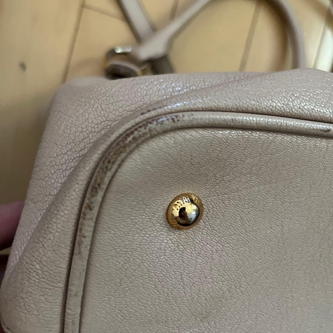 Miu Miu ベージュ レザー ハンドバッグ