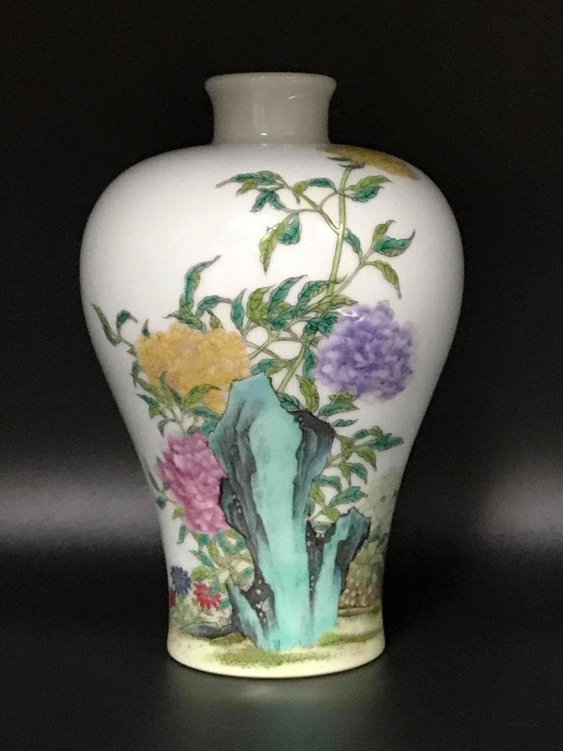 中国古美術　清雍正時代　大清雍正年製　在銘　粉彩花石紋花瓶(A-81)