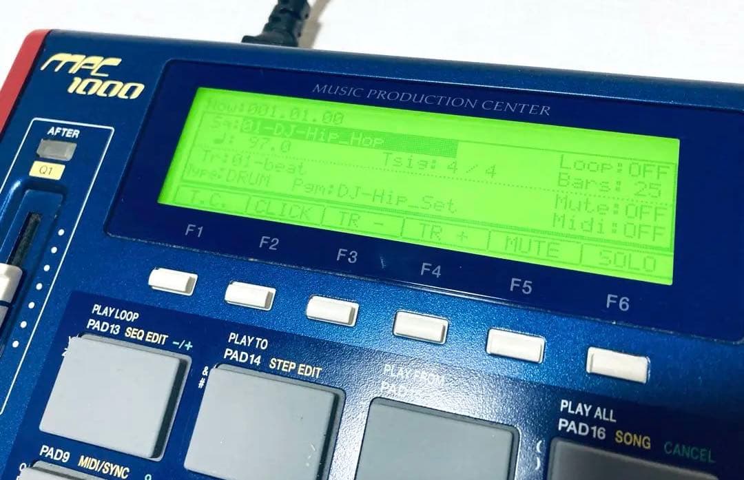 AKAI MPC 1000 サンプラー アカイ 動作良好