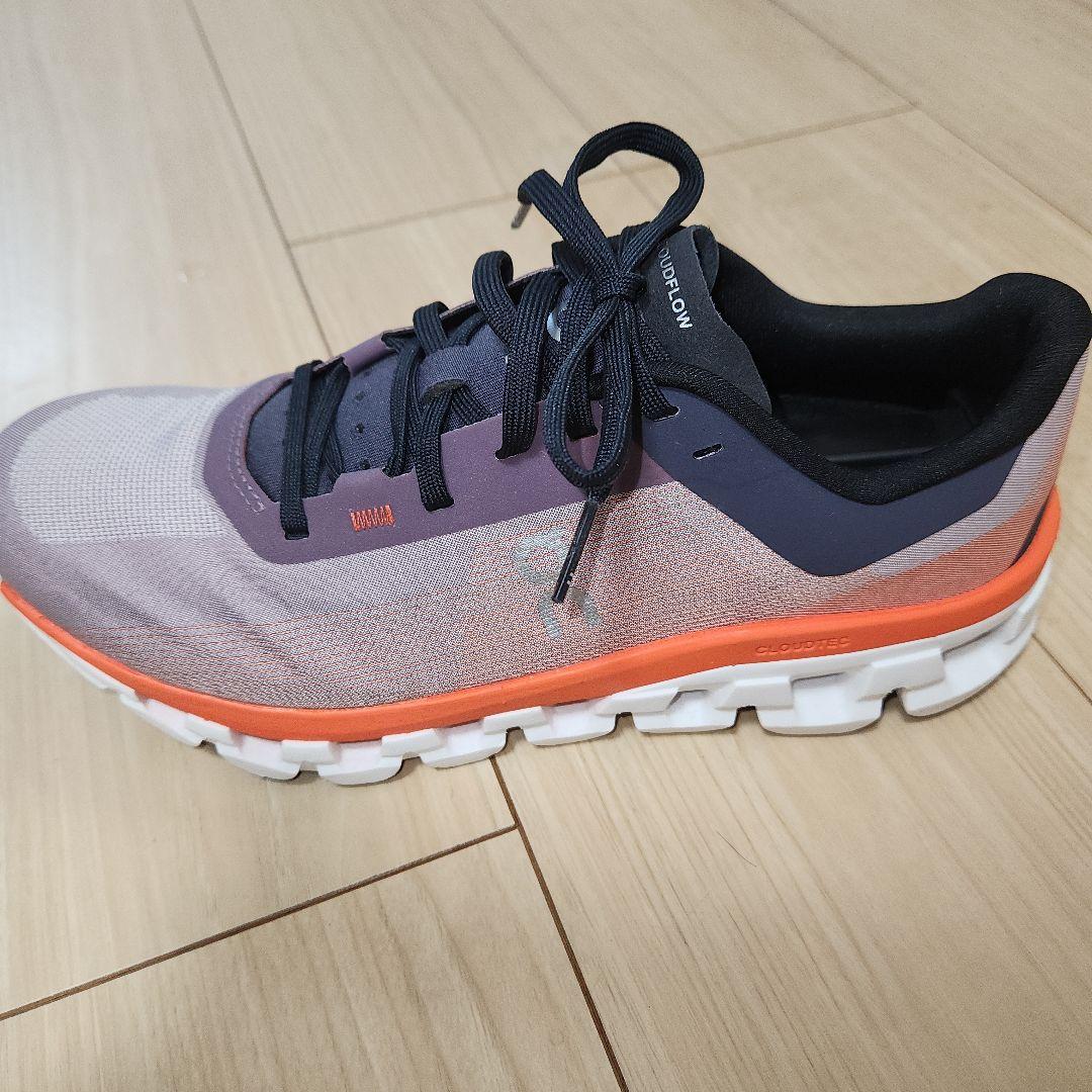 美品 On Cloudflow4 25cm ランニングシューズ