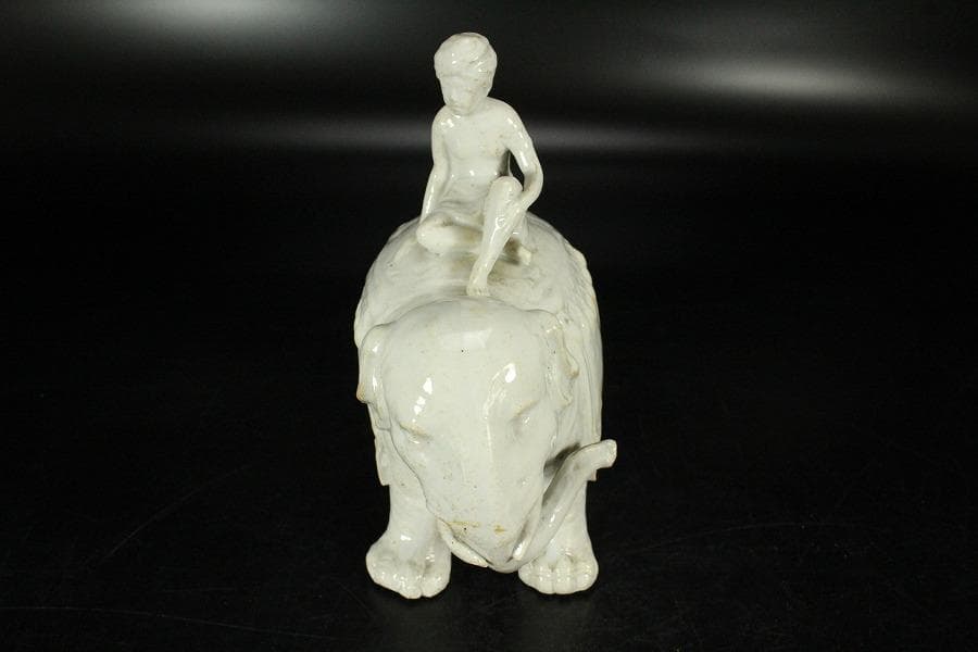白磁 象乗 置物(K-LC875)