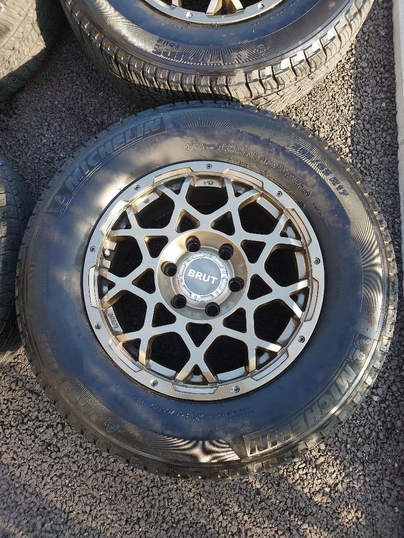 プラド150 BRUT 17インチ 夏タイヤホイールセット