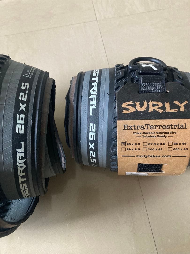 SURLY ExtraTerrestrial 26 x 2.5 タイヤ