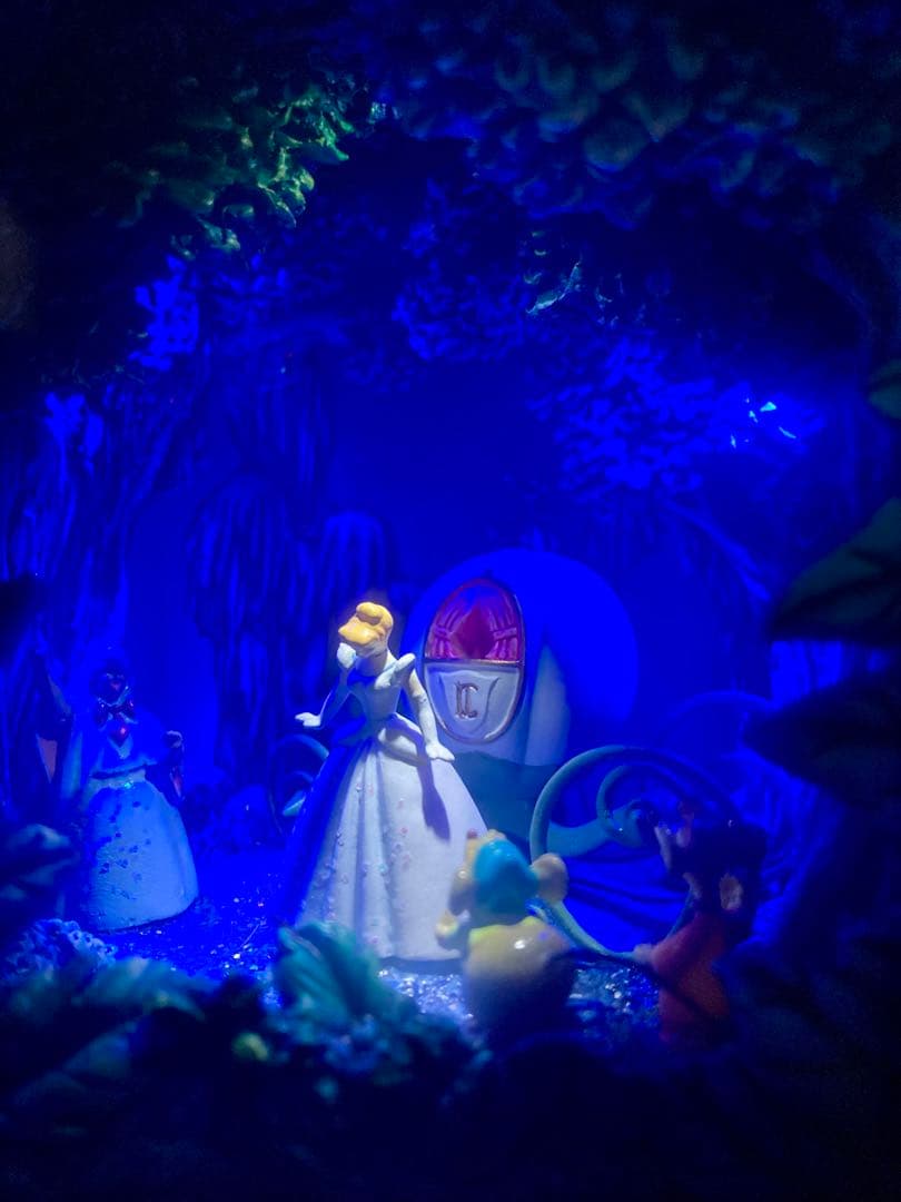 ギャラリーオブライト シンデレラ　OLZEWSKI