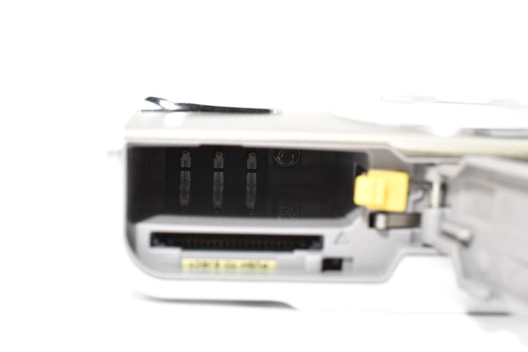 フジフィルム　FUJIFILM FINEPIX F30 ゴールド《動作確認済み》