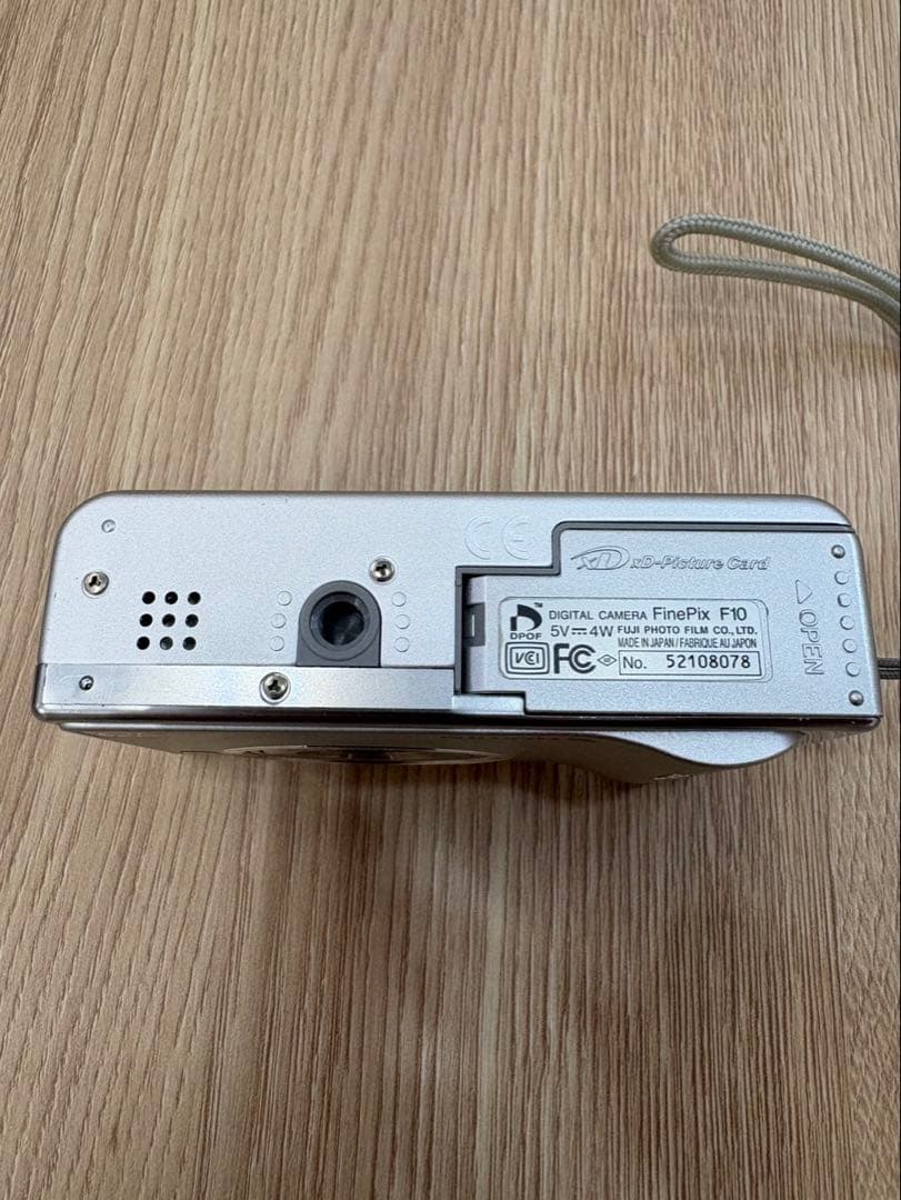 DalaFUJIFILM FinePixF10 コンパクトデジタルカメラ