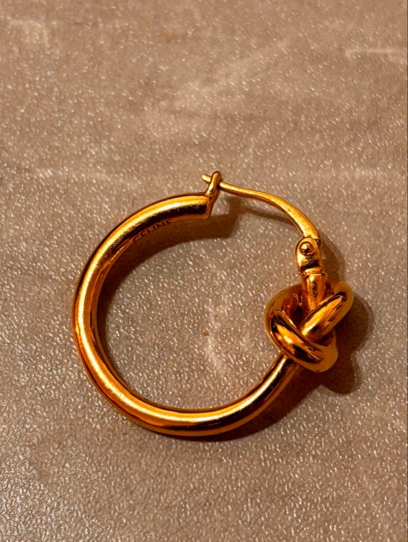 CELINE　セリーヌ ノット　スモール　フープピアス　片耳