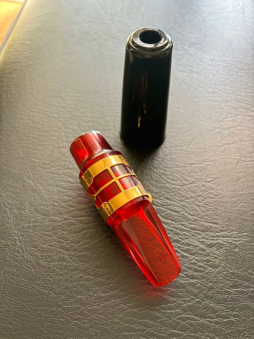 アルトサックス用　マウスピース　　赤