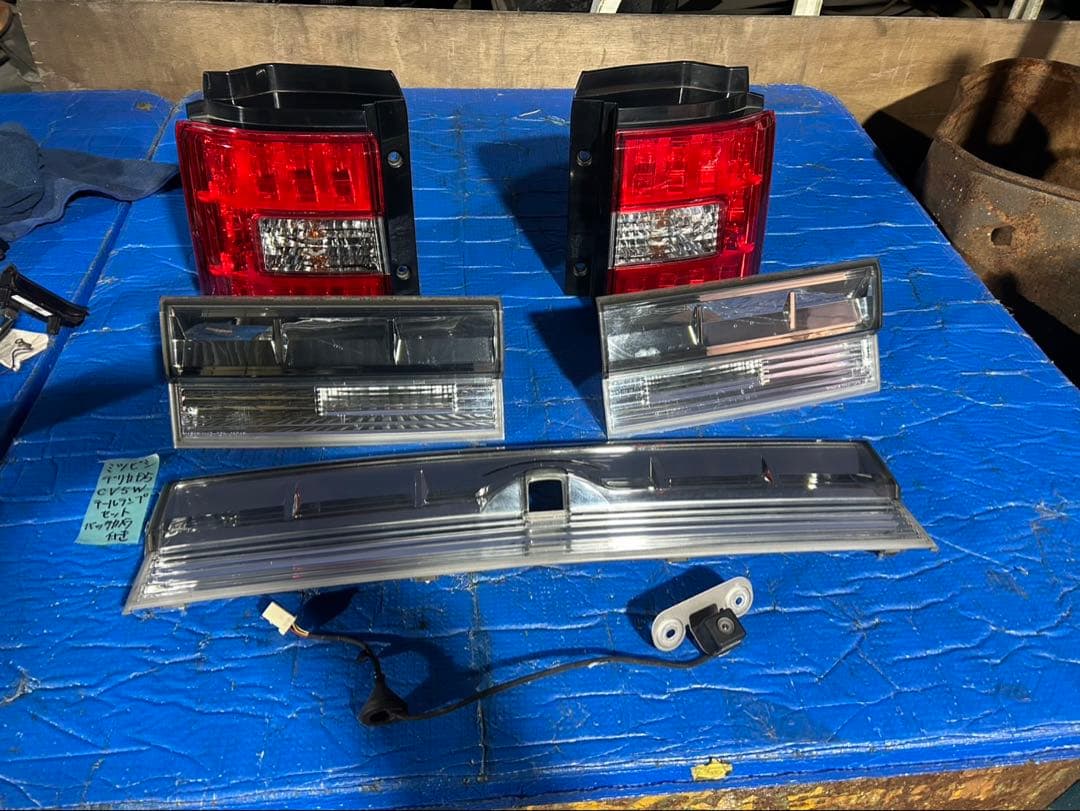 三菱　デリカD5 CV5W テールランプ 左右セット