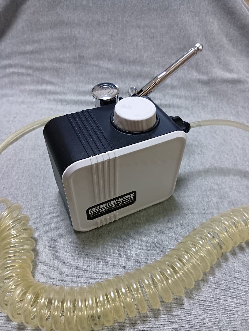 タミヤ スプレワーク コンプレッサー アドバンスとHGエアーブラシIII