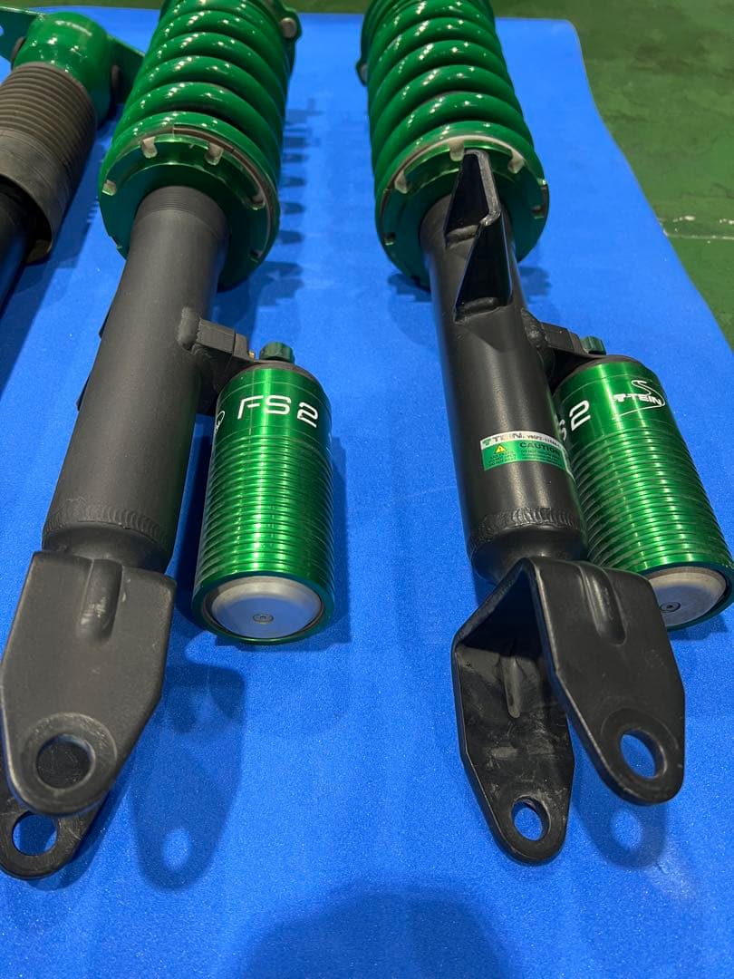 テスラ モデルＹ TEIN FS2 美品中古