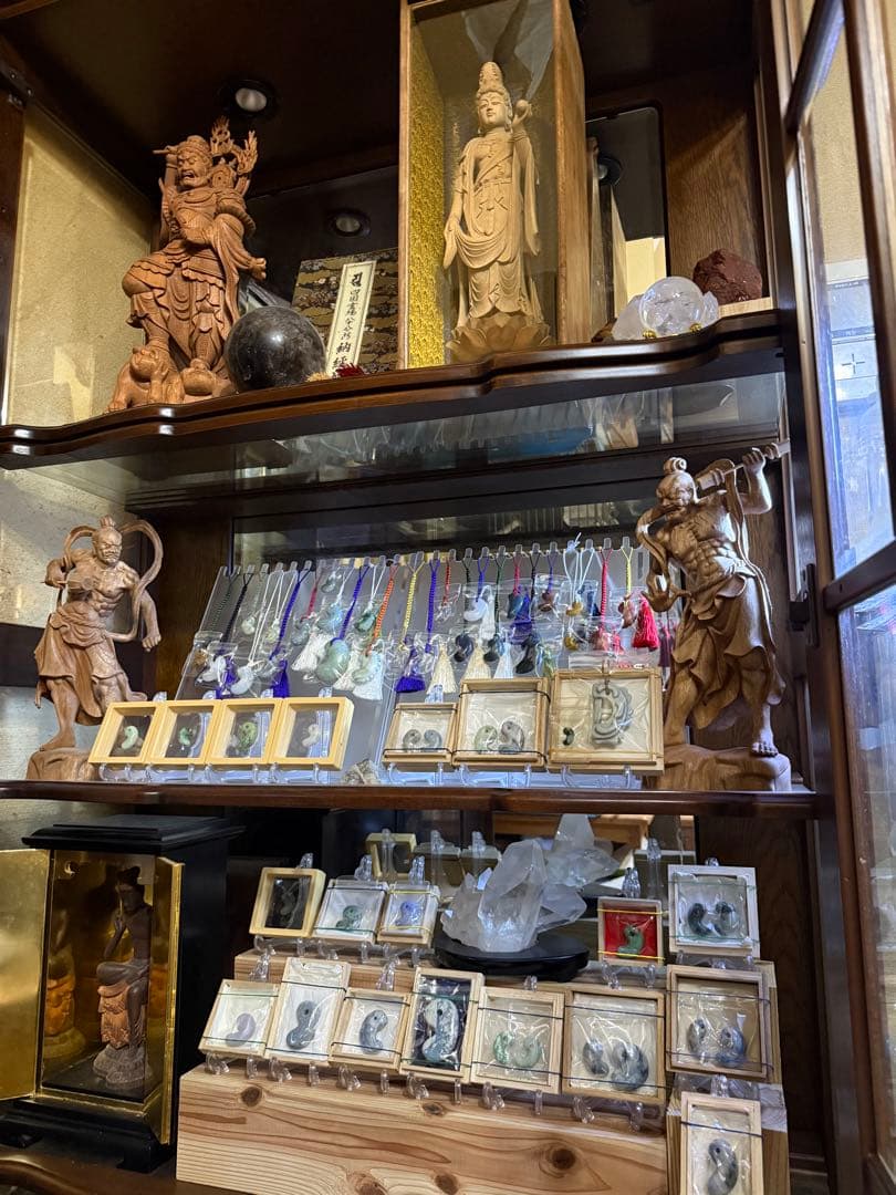 糸魚川翡翠‼️勾玉‼️翡翠（かわせみ）工房で購入品‼️見事な翡翠‼️激安出品‼️送料無料‼️