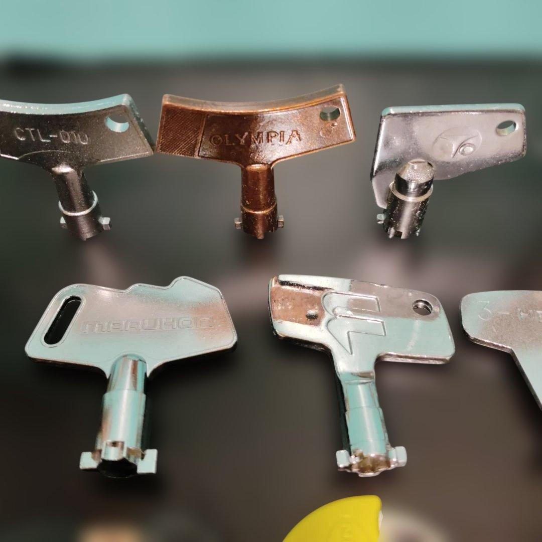 パチンコ　台鍵　ドアキー　18本　セット 未使用　長期保管品