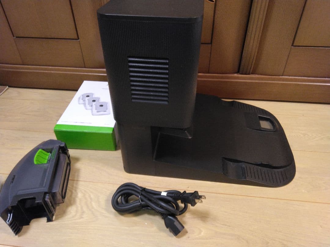 【使用1カ月程度】ルンバij用クリーンベース&専用ダストボックス