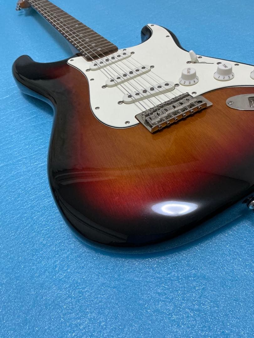 ギター Squier classic vibe 60s stratocaster