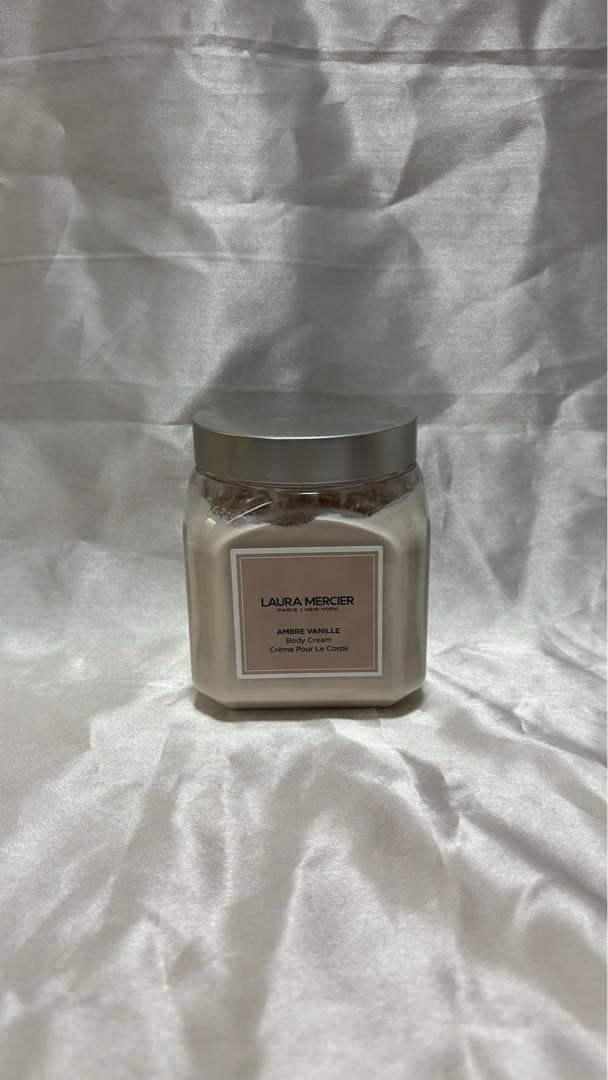 ローラメルシエ　LAURA MERCIER ボディークリーム　アンバーバニラ