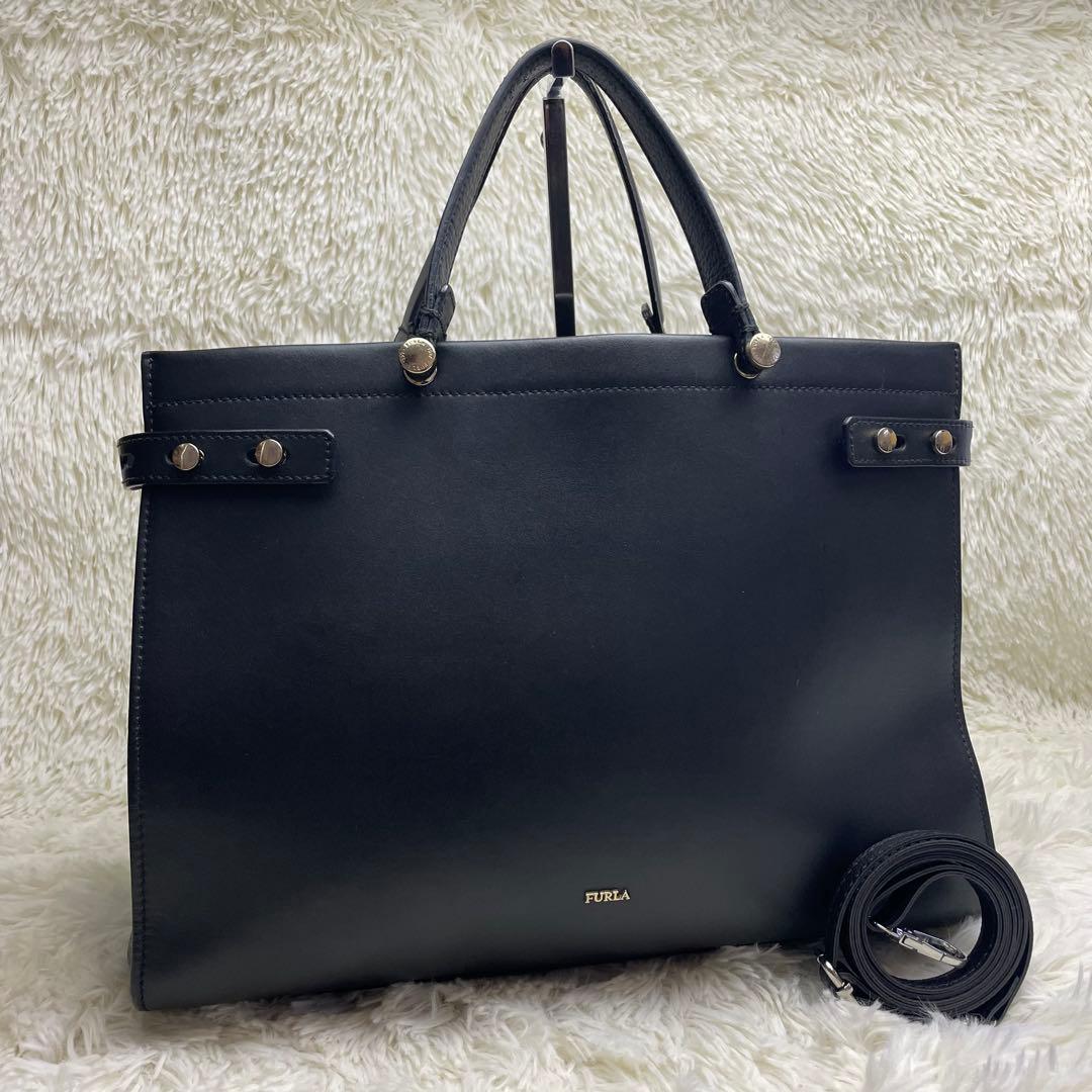 【美品】フルラ レディ M トートバッグ A4 レザー ブラック 2way