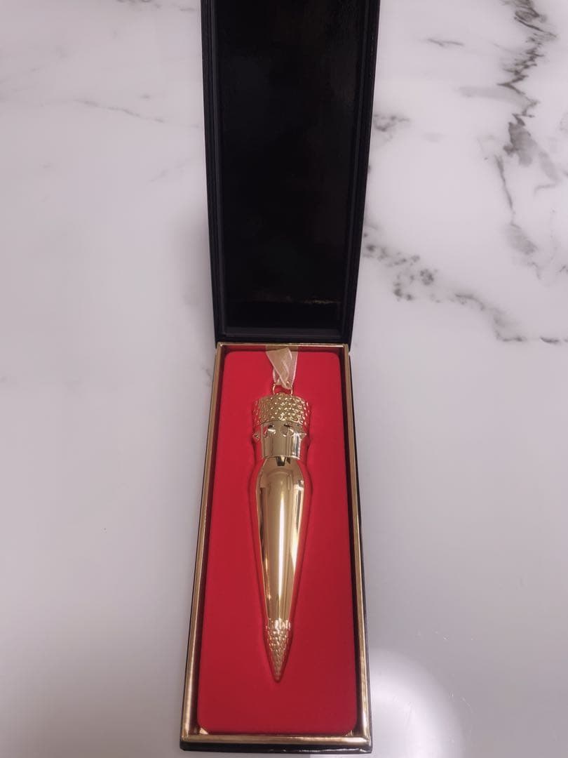 【新品】クリスチャン ルブタン　シルキーサテン  リップカラー #ロンロン310