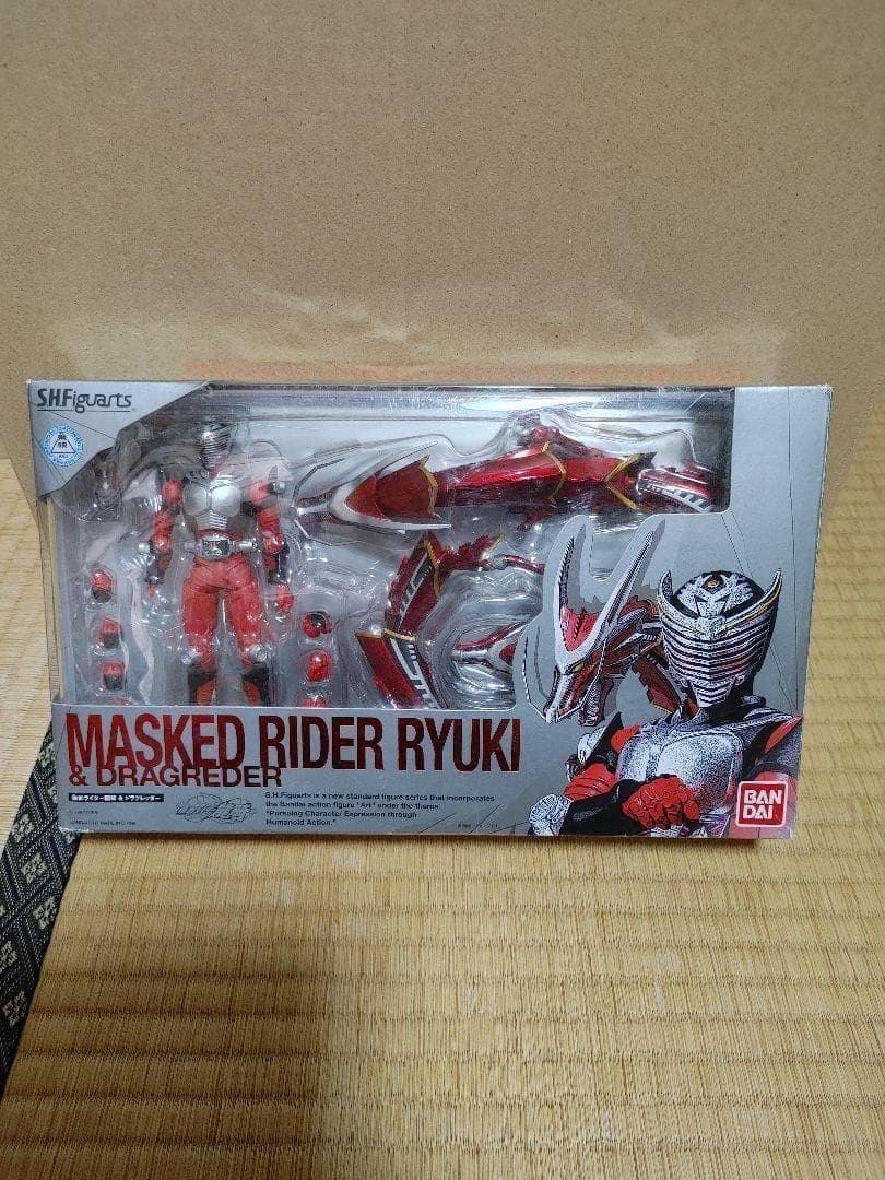 S.H.Figuarts 　仮面ライダー龍騎&ドラグレッダー