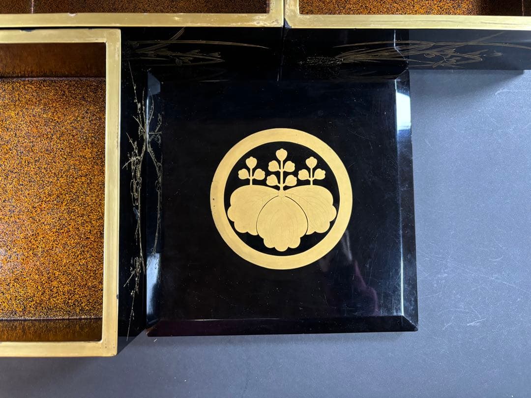 セール　重箱　四段　輪島塗　梨地　家紋　松竹梅