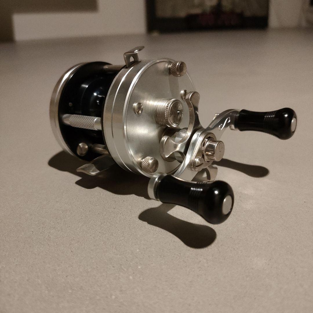 新品　五十鈴　リール　bc420sss シルバー