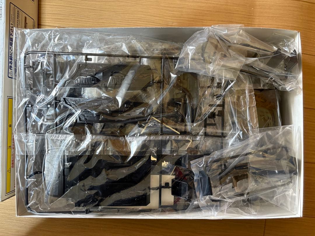 アオシマ　MAJESTA プラモデル