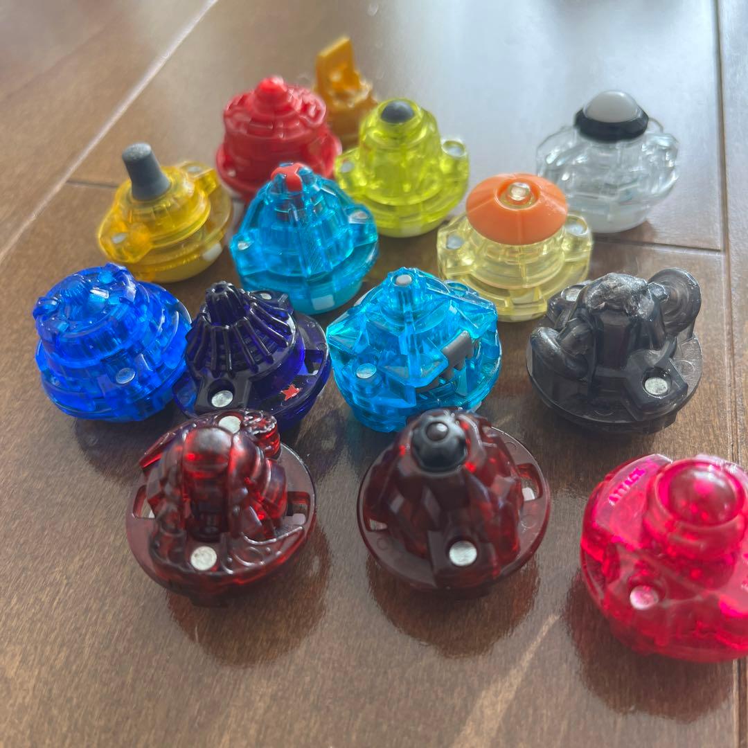 ベイブレード16個ランチャー3個ヘルサラマンダー、フェニックス付き