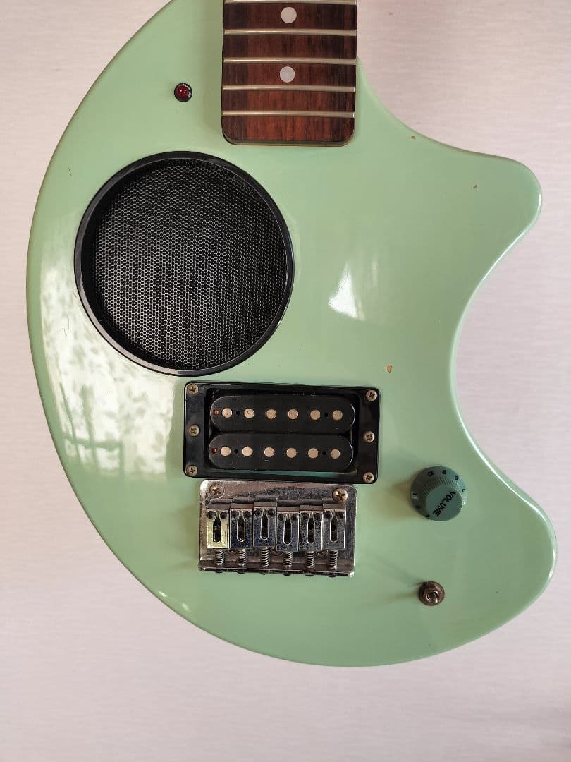 FERNANDES ZO−3 アンプ内蔵ギター