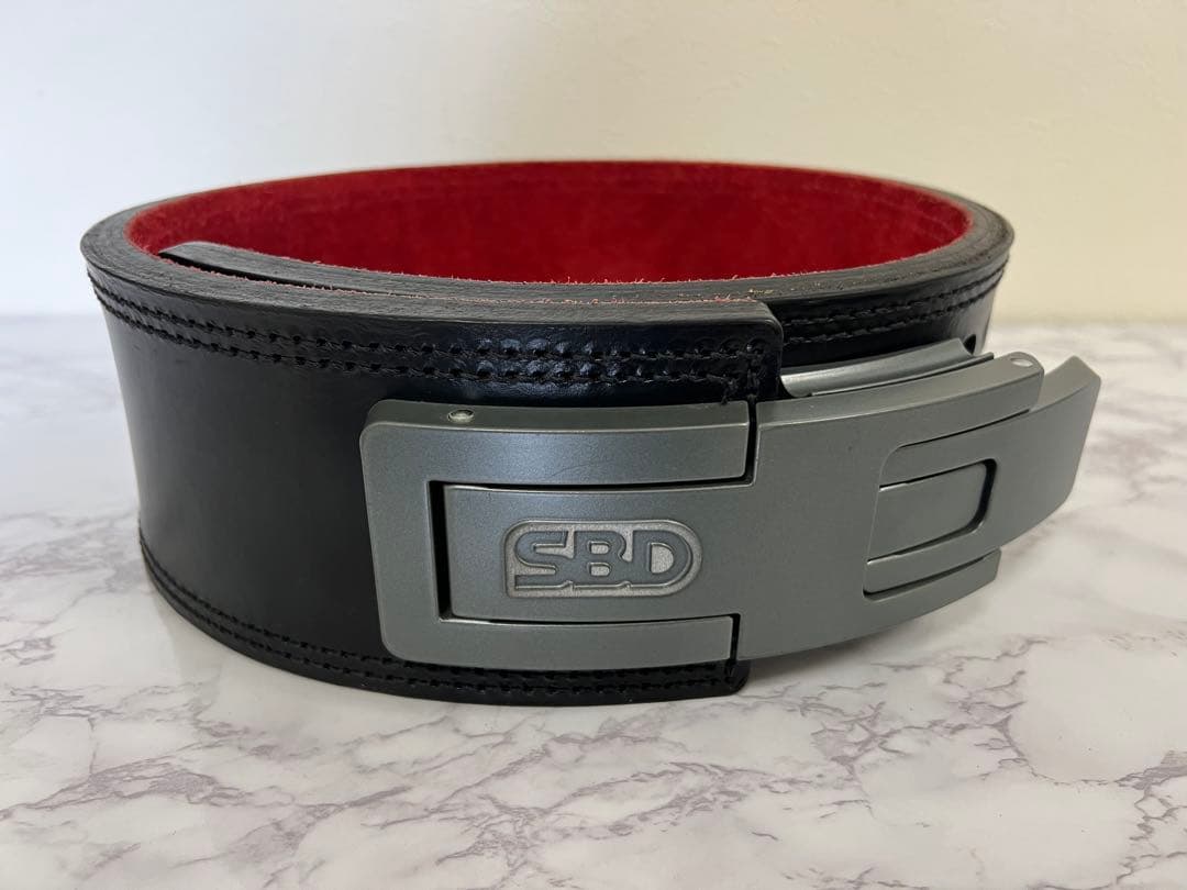 SBD パワーリフティング ベルト 黒/赤　13mm（M）