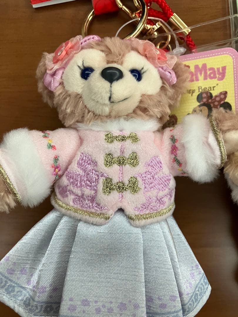 上海ディズニーランド ダッフィー・シェリーメイ ぬいぐるみキーチェーン2体セット