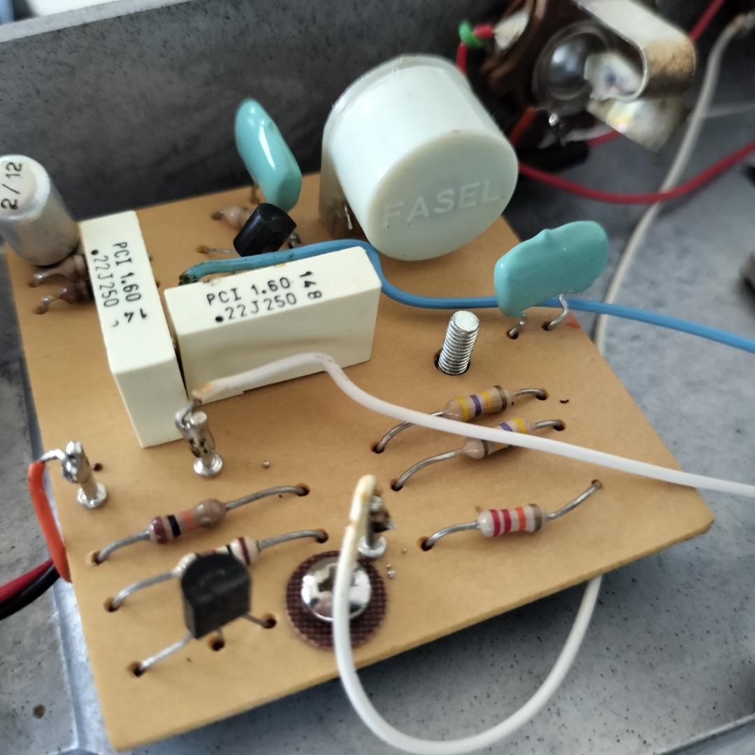 Jen cry baby SUPER Model 250.422（白FASEL）