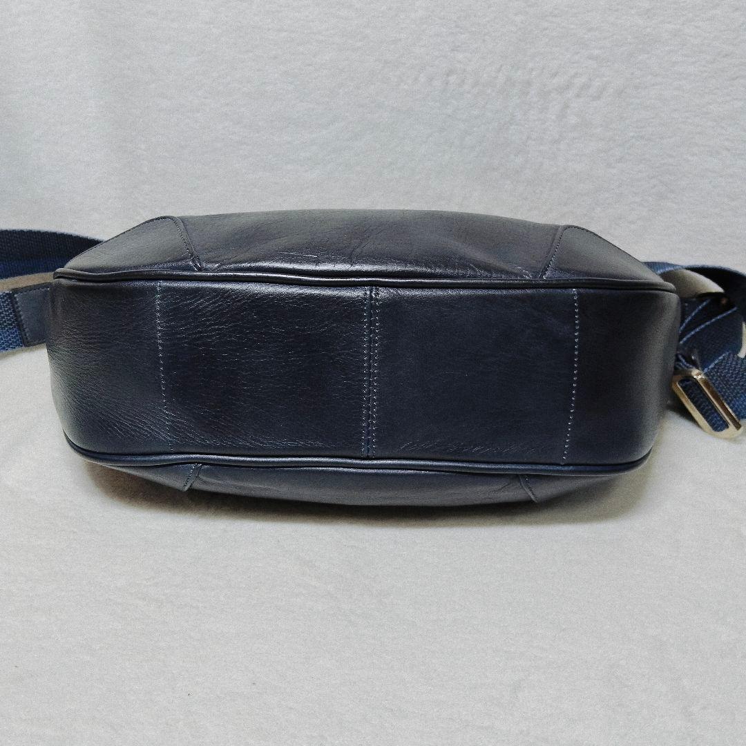 aniary アニアリ ショルダーバッグ 三日月型 レザー ハーフムーン