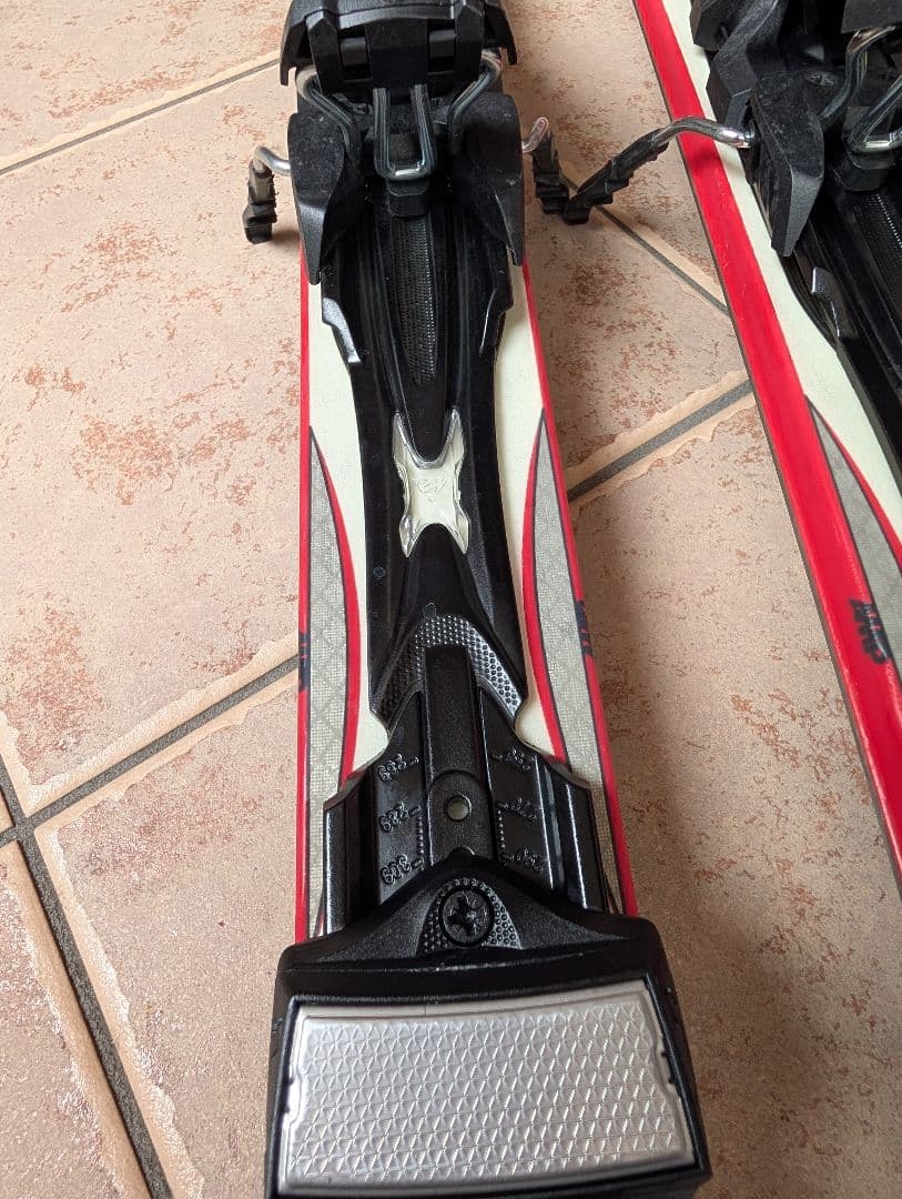 YT-MWK ロシニョール＆K2 スキー板 2点ホワイト/レッド