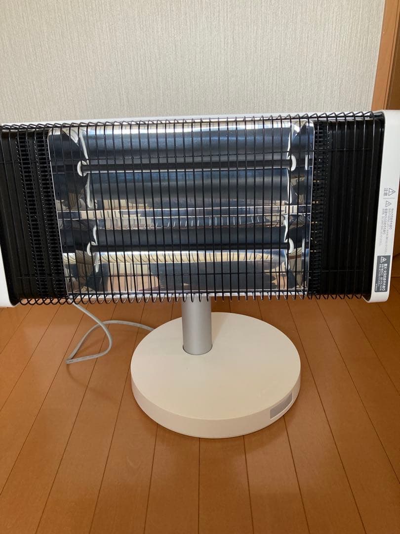 ダイキン　遠赤外線暖房機　セラムヒート