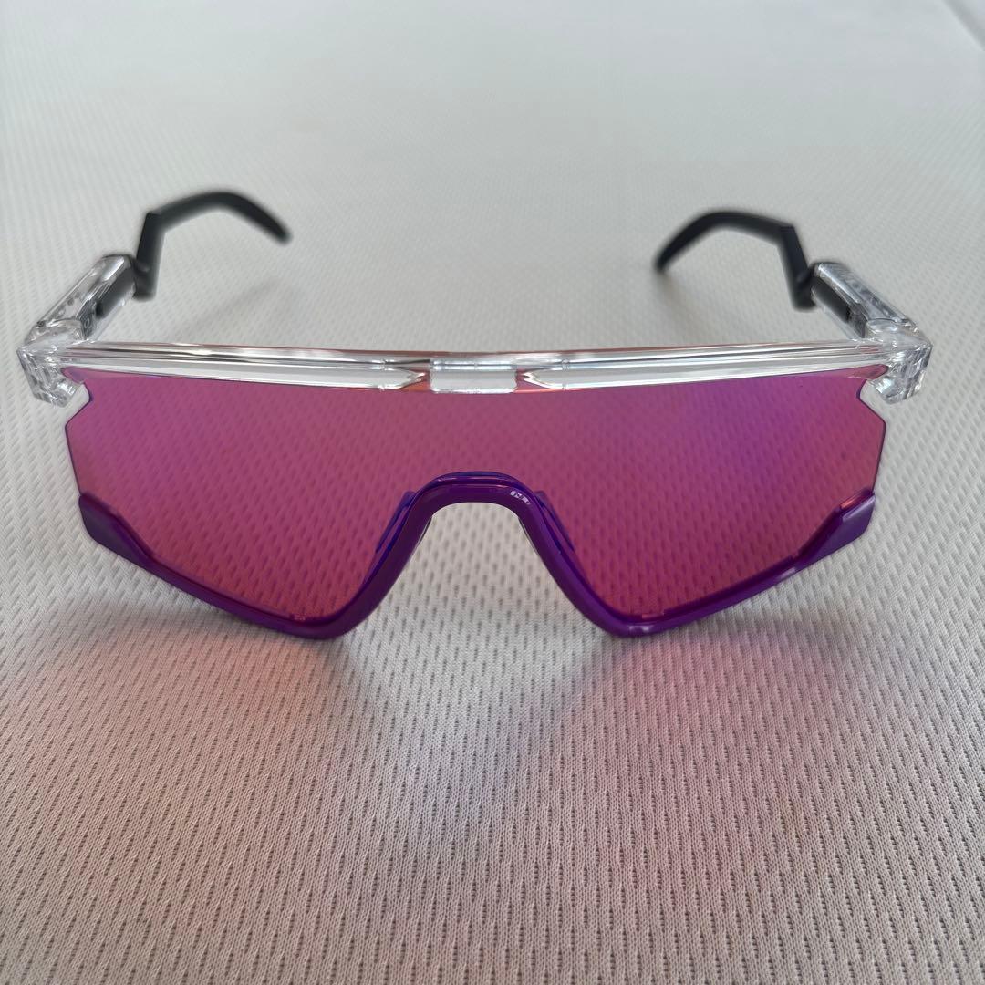 Oakley スポーツサングラス 青紫 レンズ