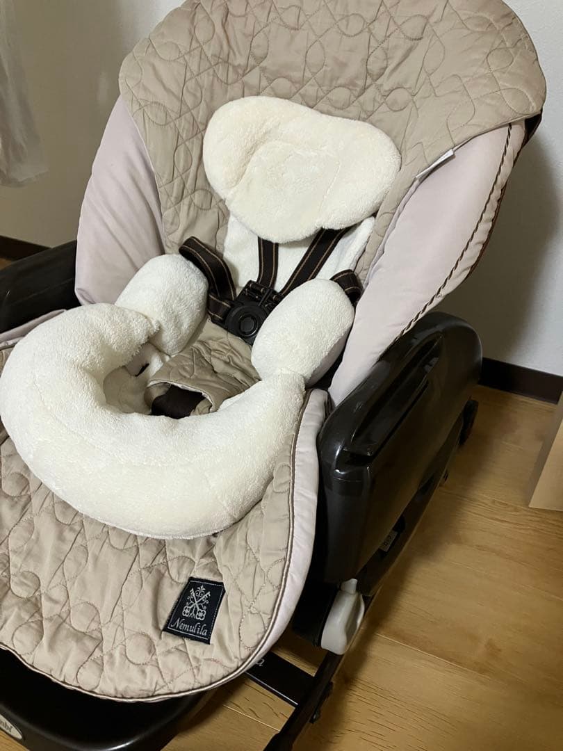 コンビネムリラAUTO SWING抱っこプラスお譲り先様募集中です。