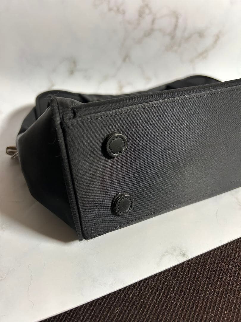 大幅お値下げ中！PRADA 黒 ナイロン ハンドバッグ