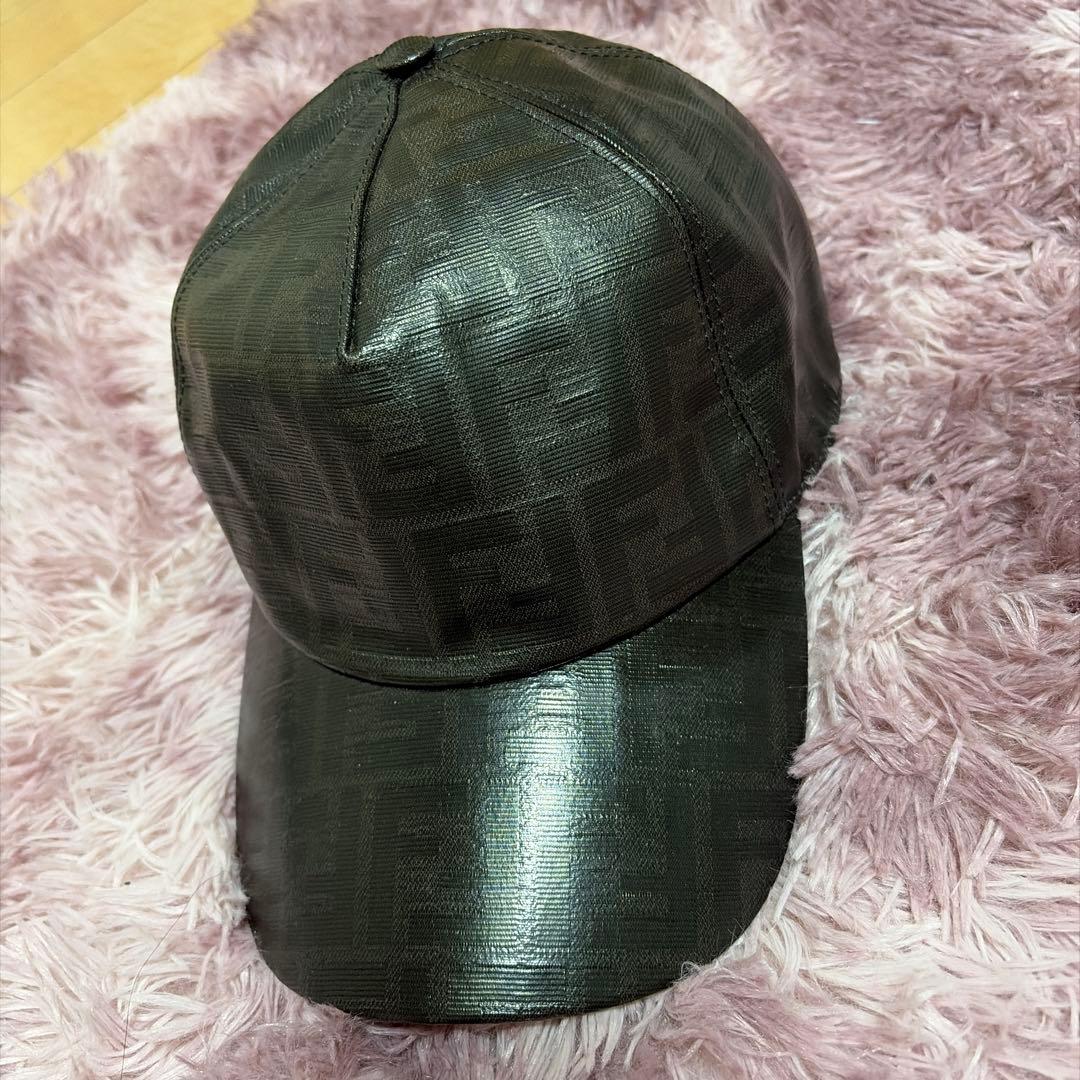 Fendi ブラック ロゴキャップ